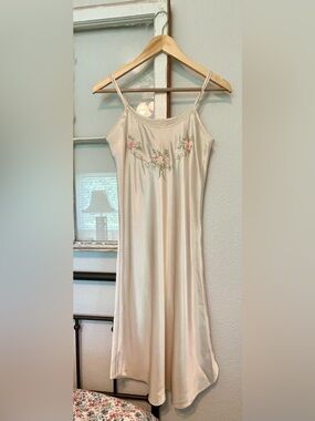 Vintage Cream Satin Embroidered Slip Dress Nightgown Midi